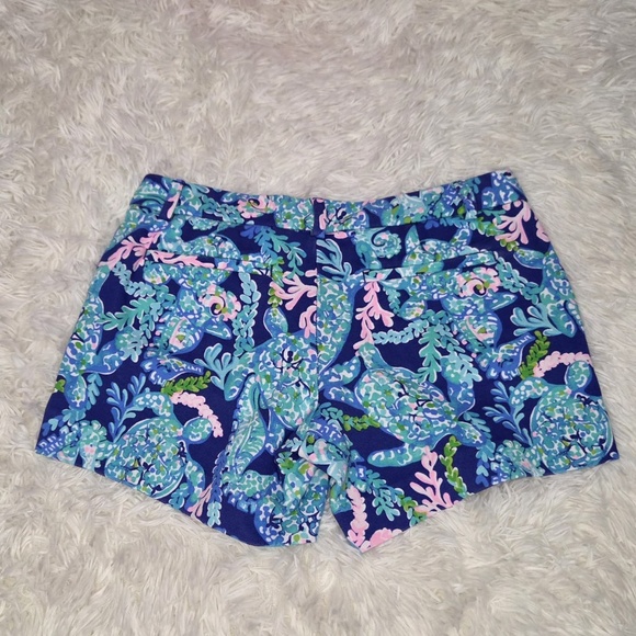 Lilly Pulitzer Buttercup Short "Turtle Villa" - Picture 5 of 10